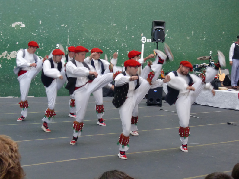 Oinkari Basque Dancers _12_