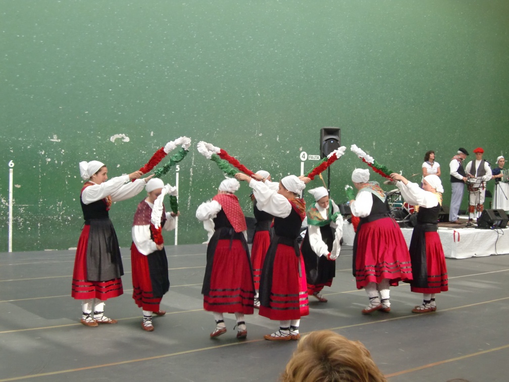 Oinkari Basque Dancers _3_